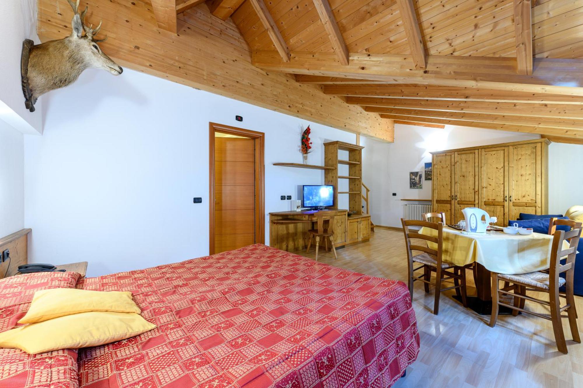 Hotel Garni Le Corti Grosotto Exterior photo